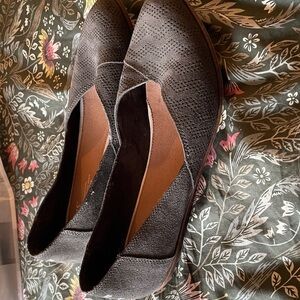 Toms Olive green Textured Women's Flats